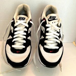 Nike Air Max White/Black/Red 6.5Y EUC
